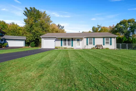 3352 Wallhaven Ct, Crown Point, IN 46307