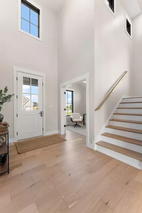 Entry Way - 10511 Mahogany Ter, Saint John, IN 46373 photo 2 of 11