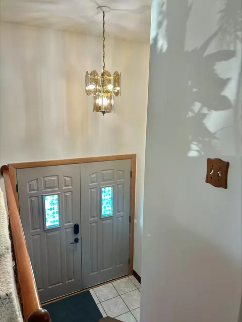 Entry Way - 225 N Dwiggins St, Griffith, IN 46319 photo 1 of 2
