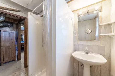 Bath - 225 N Dwiggins St, Griffith, IN 46319 photo 3 of 3