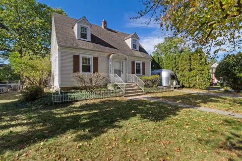 Exterior - 269 Maxwell St, Crown Point, IN 46307 photo 4 of 6
