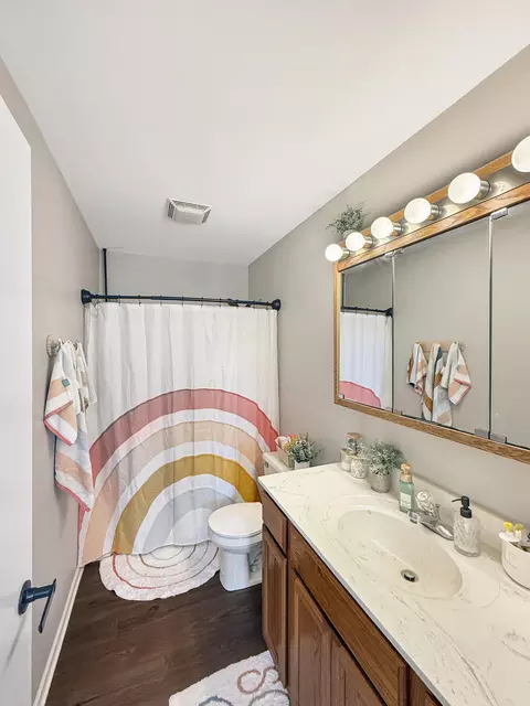 Bath - 1710 Beech Dr, Crown Point, IN 46307 photo 2 of 2