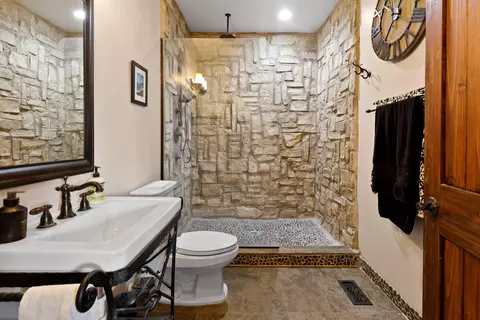 Bath - 10380 Doubletree Dr, Crown Point, IN 46307 photo 3 of 12