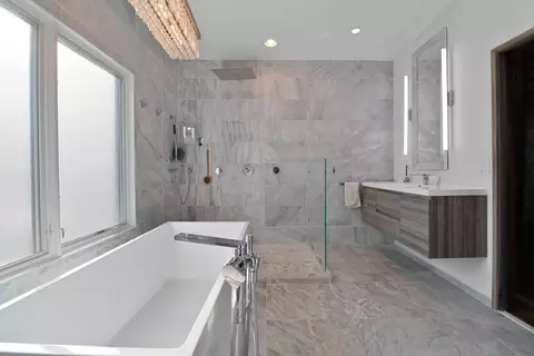 Bath - 10380 Doubletree Dr, Crown Point, IN 46307 photo 6 of 12