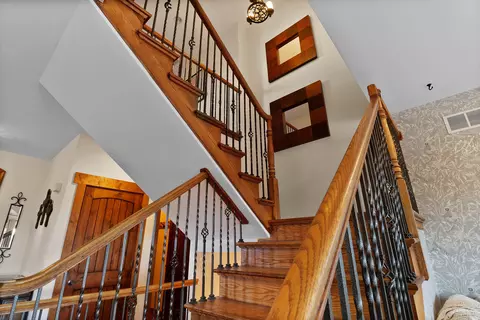 Entry Way - 10380 Doubletree Dr, Crown Point, IN 46307 photo 5 of 8