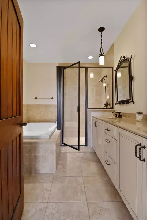 Bath - 10380 Doubletree Dr, Crown Point, IN 46307 photo 1 of 12