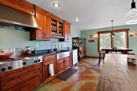 Kitchen - 10380 Doubletree Dr, Crown Point, IN 46307 photo 5 of 7