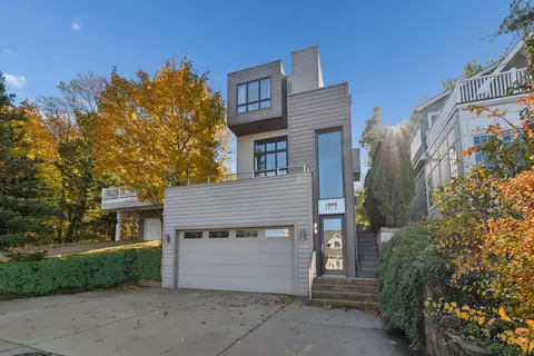 1909 Lake Shore Dr, Long Beach, IN 46360