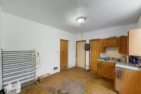 251 Polk St, Gary, IN 46402 photo 10