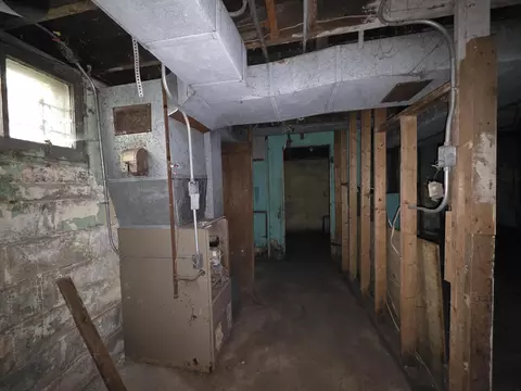 Entry Way - 772 Ohio St, Gary, IN 46402 photo 2 of 2