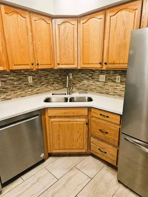 Kitchen - 120 Pine Dr #H, Porter, IN 46304 photo 5 of 6