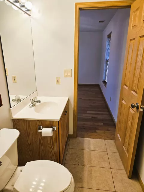 Bath - 120 Pine Dr #H, Porter, IN 46304 photo 7 of 7