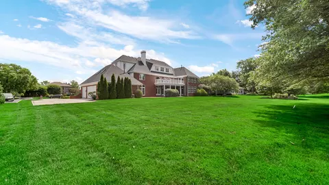 Exterior - 836 Killarney Dr, Dyer, IN 46311 photo 7 of 11