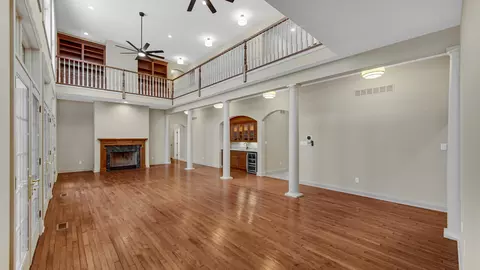 Living - 836 Killarney Dr, Dyer, IN 46311 photo 3 of 11