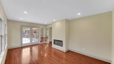Living - 836 Killarney Dr, Dyer, IN 46311 photo 10 of 11