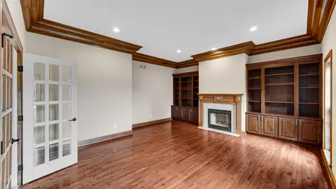 Living - 836 Killarney Dr, Dyer, IN 46311 photo 7 of 11