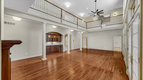 Living - 836 Killarney Dr, Dyer, IN 46311 photo 2 of 11