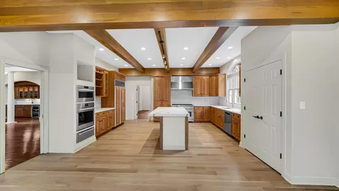 Kitchen - 836 Killarney Dr, Dyer, IN 46311 photo 4 of 4