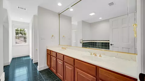 Bath - 836 Killarney Dr, Dyer, IN 46311 photo 9 of 12