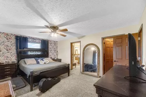 Bedroom - 7960 E 173rd Ave, Hebron, IN 46341 photo 2 of 6