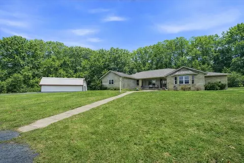 467 N 211, Valparaiso, IN 46383