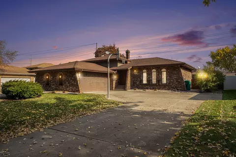 7905 Frederick Ave, Munster, IN 46321 photo 1