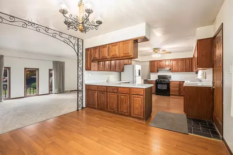 7905 Frederick Ave, Munster, IN 46321 photo 5
