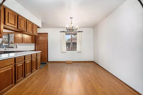 7905 Frederick Ave, Munster, IN 46321 photo 6