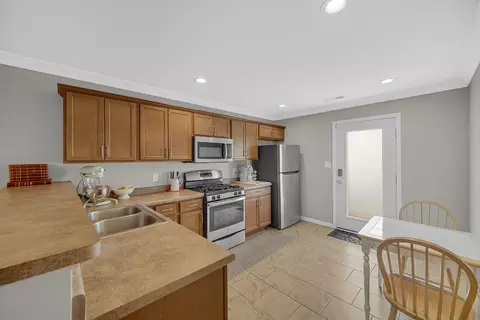 Kitchen - 14022 Paramount Way, Cedar Lake, IN 46303 photo 2 of 2