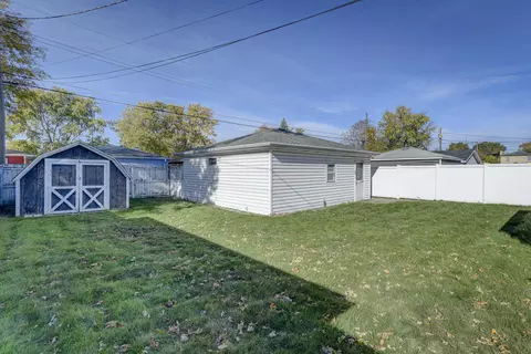 726 N Raymond St, Griffith, IN 46319 photo 3