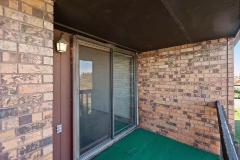 Exterior - 929 W Glen Park Ave #304, Griffith, IN 46319 photo 2 of 4