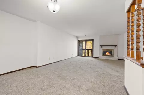Living - 929 W Glen Park Ave #304, Griffith, IN 46319 photo 2 of 4