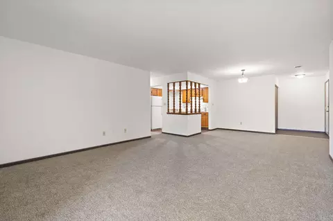 Living - 929 W Glen Park Ave #304, Griffith, IN 46319 photo 4 of 4