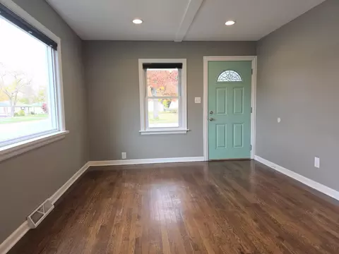 Living - 446 N Jay St, Griffith, IN 46319 photo 1 of 2