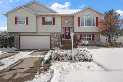 Exterior - 696 Admiral Dr, Porter, IN 46304 photo 2 of 6