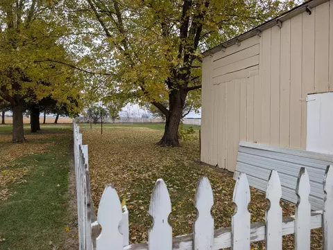 601 W Gordon St, Francesville, IN 47946