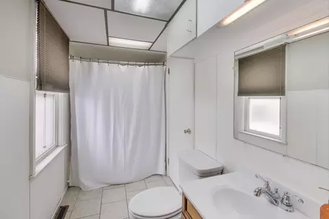 Bath - 1250 E North St, Crown Point, IN 46307 photo 1 of 1