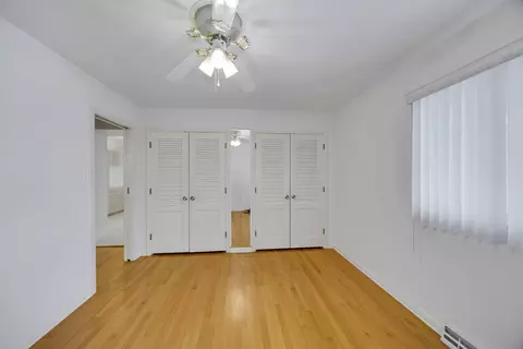 Bedroom - 1539 Warwick Ave, Whiting, IN 46394 photo 3 of 4