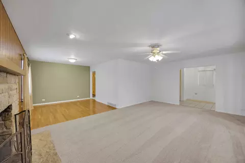 Living - 1539 Warwick Ave, Whiting, IN 46394 photo 2 of 5