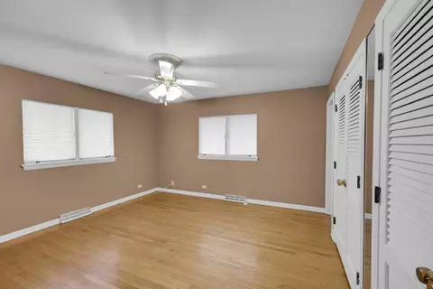 Bedroom - 1539 Warwick Ave, Whiting, IN 46394 photo 2 of 4