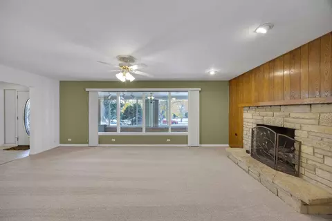 Living - 1539 Warwick Ave, Whiting, IN 46394 photo 3 of 5