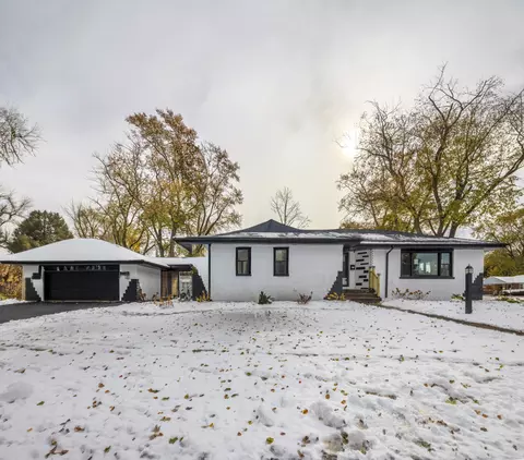 8205 Parkview Ave, Munster, IN 46321