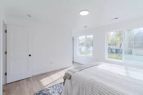 Bedroom - 5544 E 10th Ave, Gary, IN 46403 photo 6 of 8