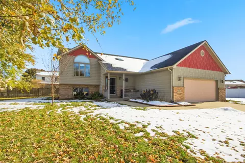 Exterior - 1681 Ruby Ct, Hobart, IN 46342 photo 1 of 9