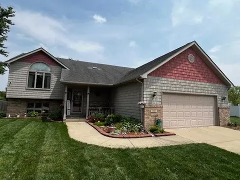Exterior - 1681 Ruby Ct, Hobart, IN 46342 photo 2 of 9