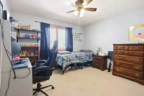 Bedroom - 1681 Ruby Ct, Hobart, IN 46342 photo 2 of 3
