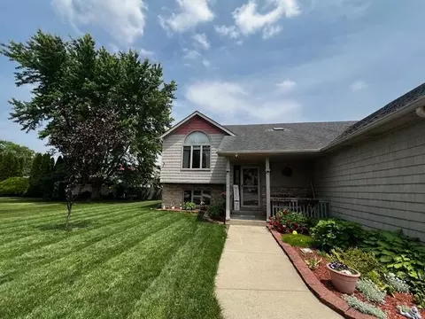 Exterior - 1681 Ruby Ct, Hobart, IN 46342 photo 6 of 9
