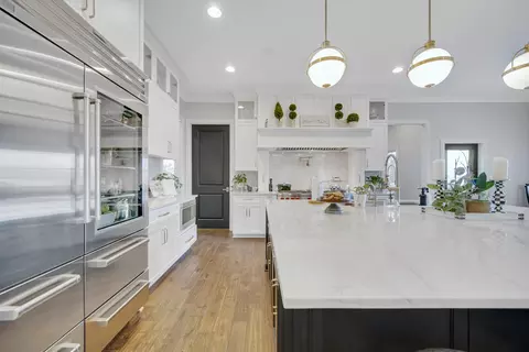 Kitchen - 917 Perthshire Ln, Dyer, IN 46311 photo 6 of 8