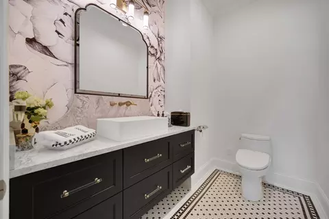 Bath - 917 Perthshire Ln, Dyer, IN 46311 photo 1 of 12