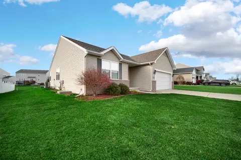 Exterior - 13192 Hayes St, Crown Point, IN 46307 photo 2 of 5